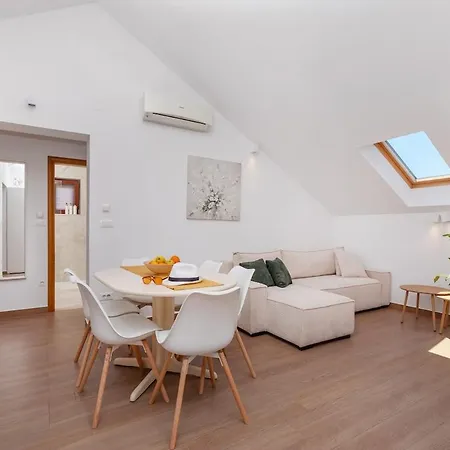 Generous Seaview For 6 Franito #1 *