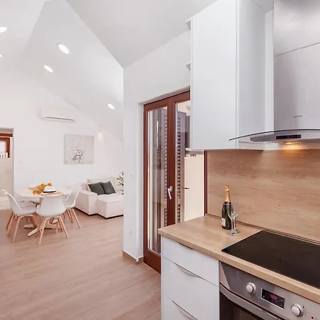 Generous Seaview For 6 Franito #1 *