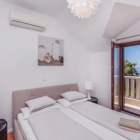 Generous Seaview For 6 Franito #1 Mlini