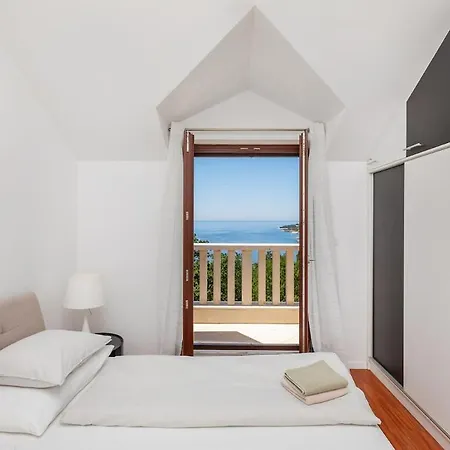 Generous Seaview For 6 Franito #1 *