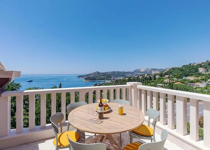 Generous Seaview For 6 Franito #1 Apartamento *