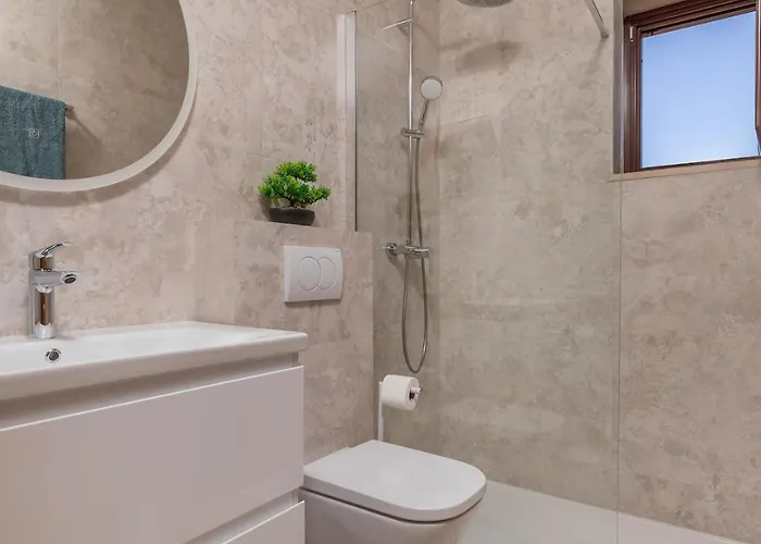 Generous Seaview For 6 Franito #1 Apartamento