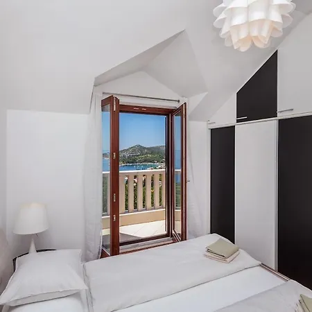 Апартаменты Generous Seaview For 6 Franito #1 Млини